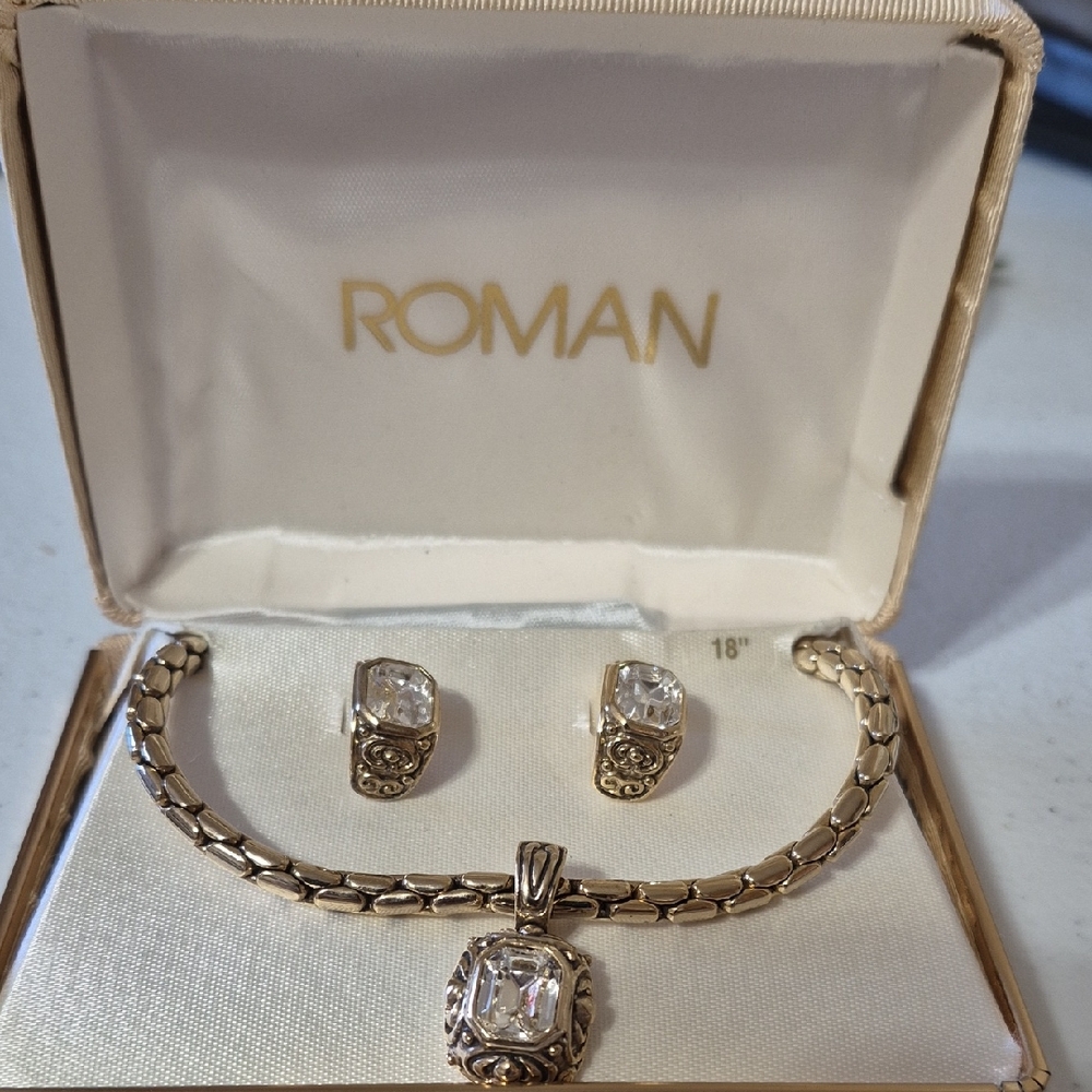 Roma Gold Earrings with Sparkling Stones
